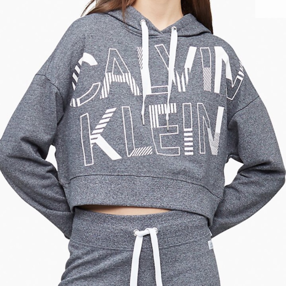 NEW🔥CALVIN KLEIN CROPPED HOODIE